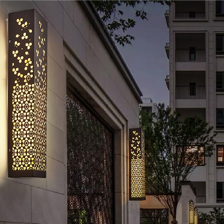 新款特色古韻典雅雕花不銹鋼制小區(qū)花園別墅庭院景觀照明LED壁燈
